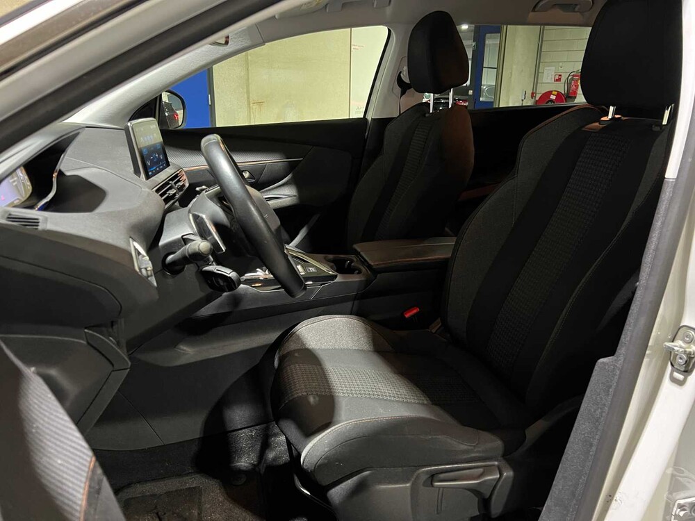 Peugeot 5008 1.2 PureTech Blue Lease Executive 131PS 2020, G-076-XH