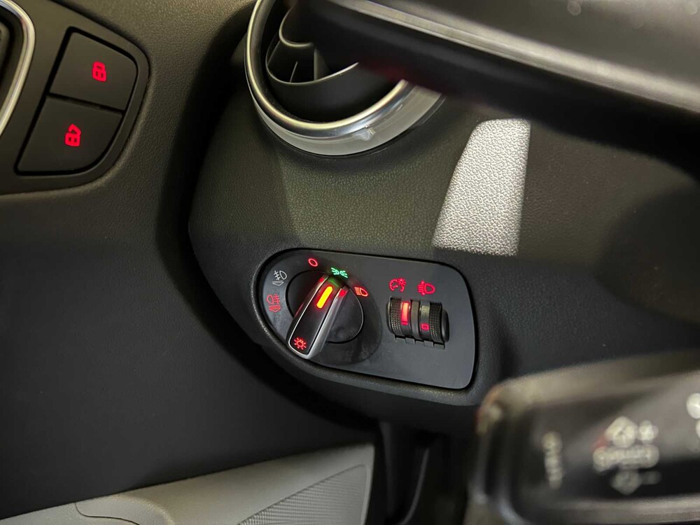 Audi A1 1.4 TFSI 119g. Attraction Pro Line Business 122PS 2010, 25-NRD-8