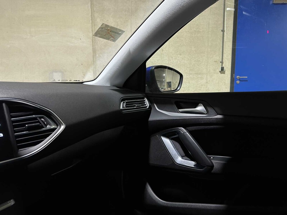 Peugeot 308 SW 1.2 PureTech Blue Lease Premium 131PS 2020, H-925-TP