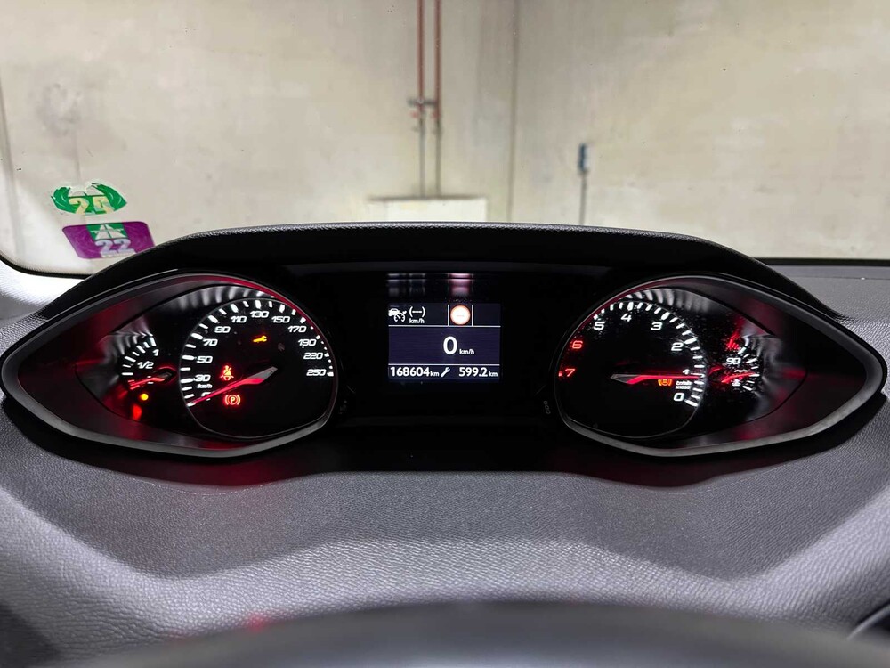 Peugeot 308 SW 1.2 PureTech Blue Lease Premium 131PS 2020, H-925-TP