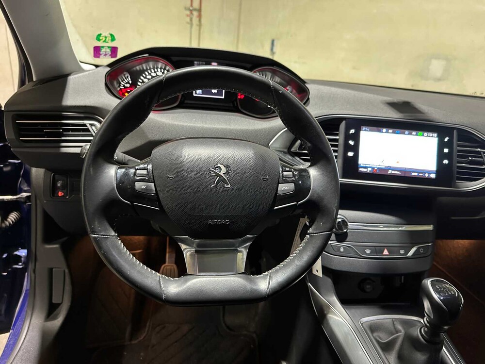 Peugeot 308 SW 1.2 PureTech Blue Lease Premium 131PS 2020, H-925-TP