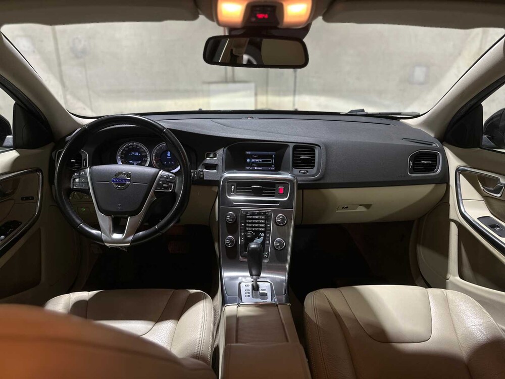 Volvo V60 1.6 T4 Summum 179PS 2011, 51-PFF-4