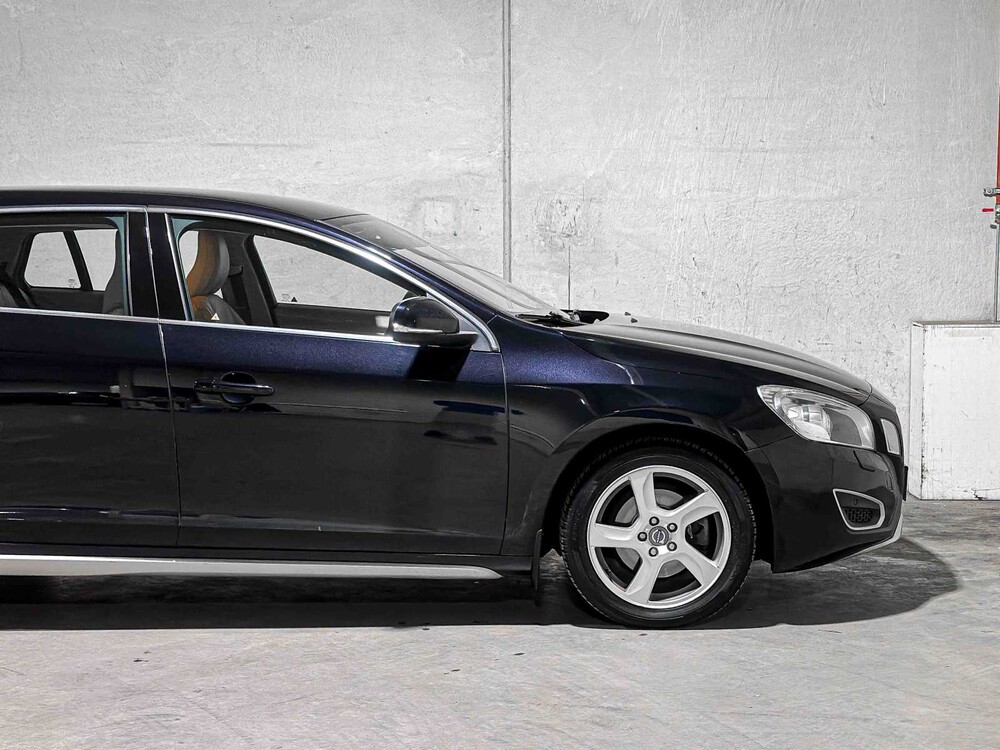 Volvo V60 1.6 T4 Summum 179PS 2011, 51-PFF-4