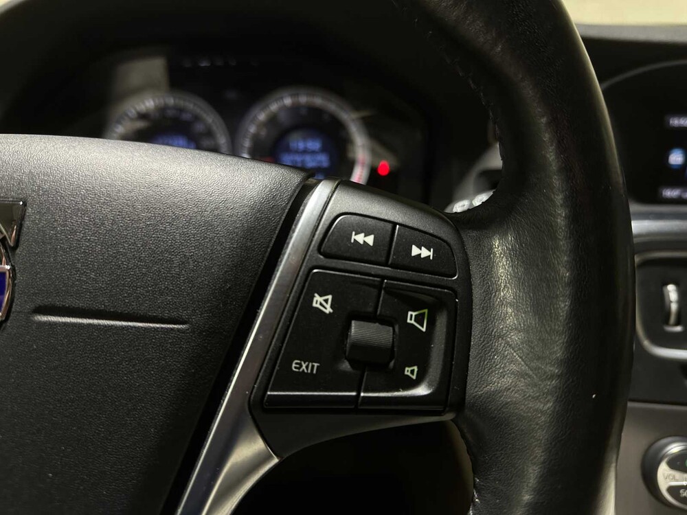 Volvo V60 1.6 T4 Summum 179PS 2011, 51-PFF-4