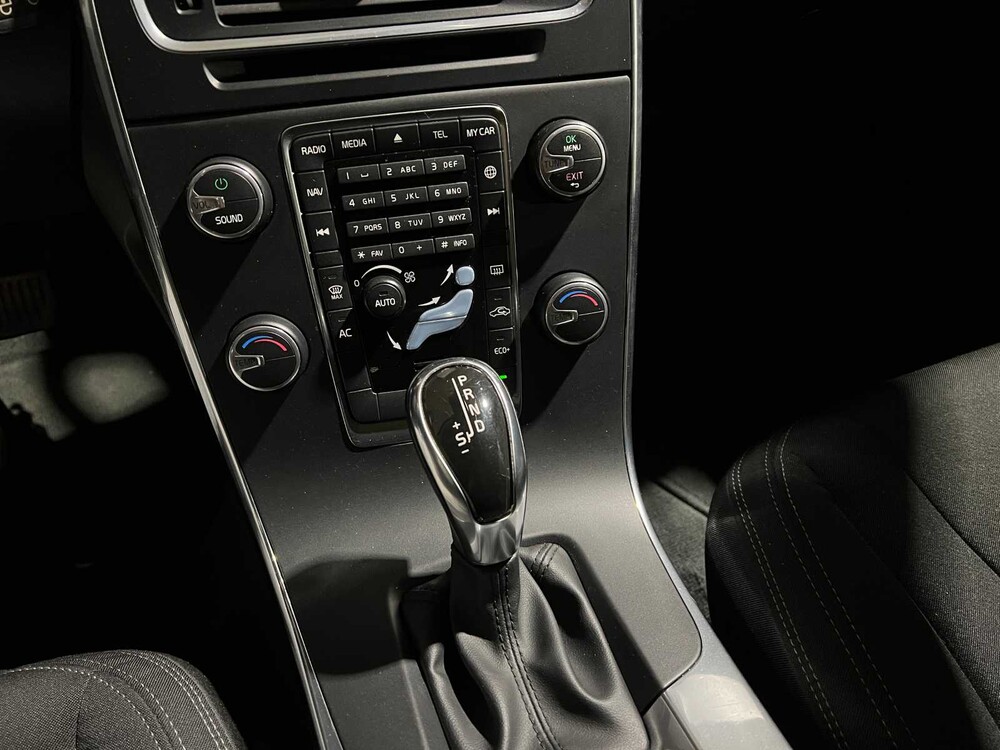 Volvo V60 2.0 D2 Momentum 120PS 2016 -Automatik-, H-765-RV