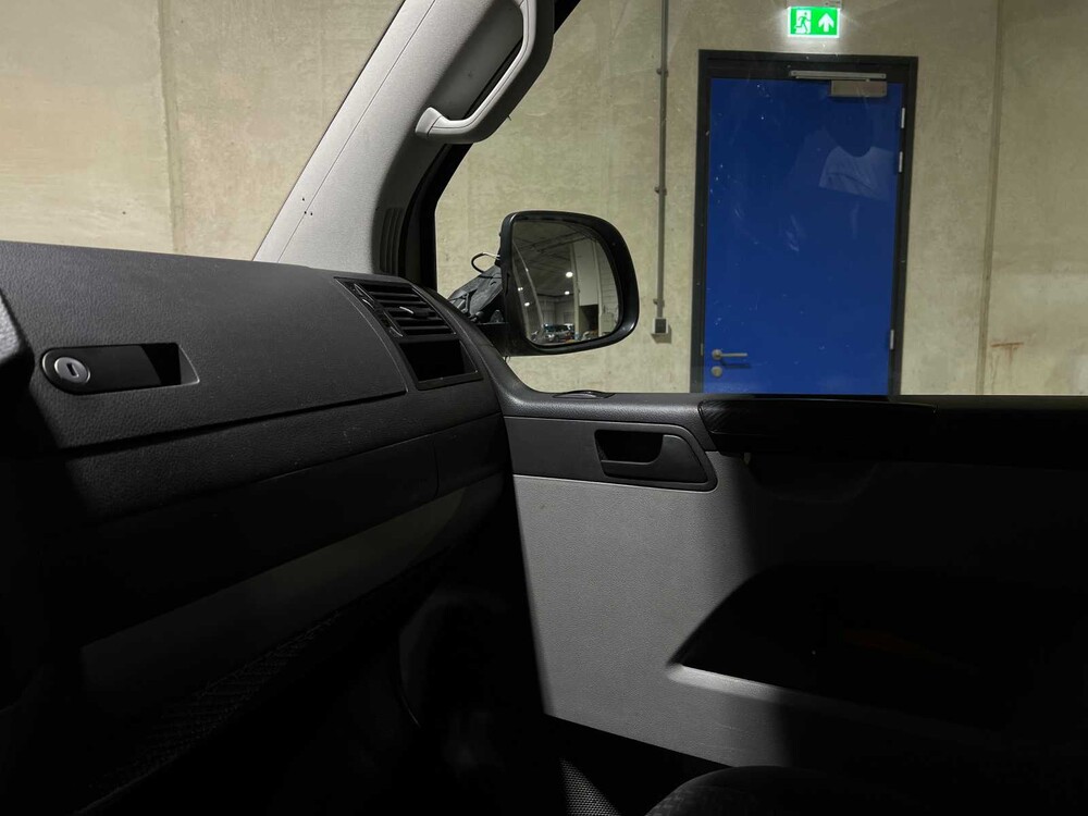 Volkswagen Transporter 2.0 TDI L2H1 Comfort DC 140PS 2015, VL-605-H Nutzfahrzeug