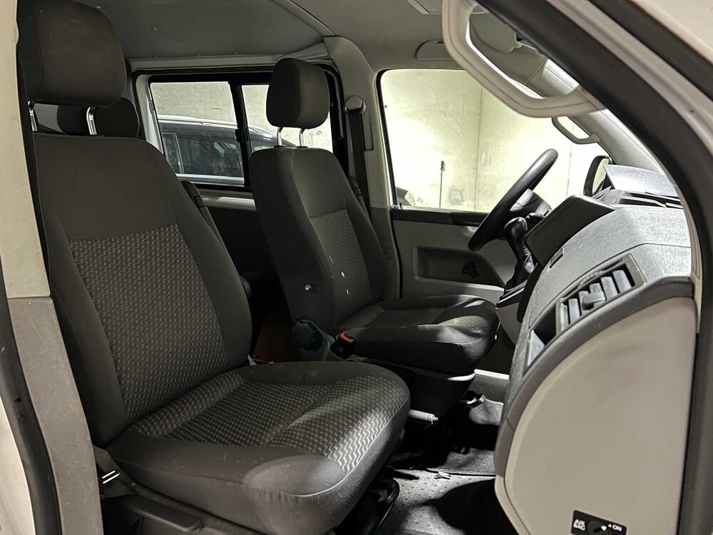 Volkswagen Transporter 2.0 TDI L2H1 Comfort DC 140PS 2015, VL-605-H Nutzfahrzeug