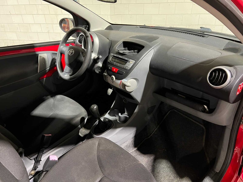 Toyota Aygo 1.0-12V 68PS 2006, 69-SV-DF