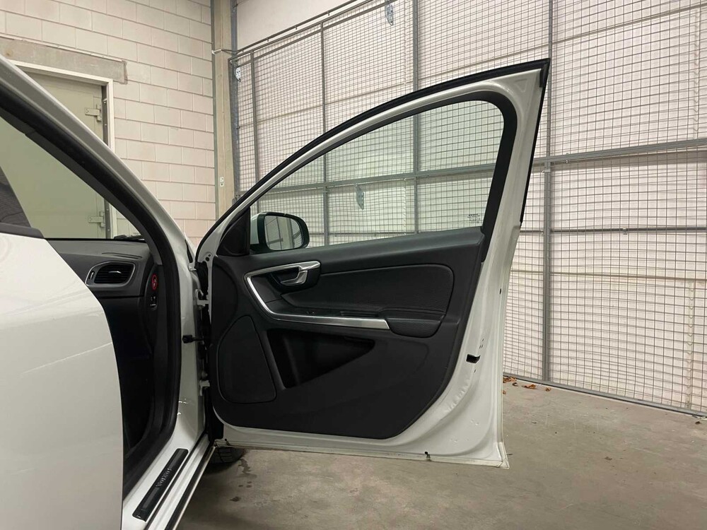 Volvo V60 1.6 T3 Kinetic 150PS 2011 (Original-NL), 36-PGK-5