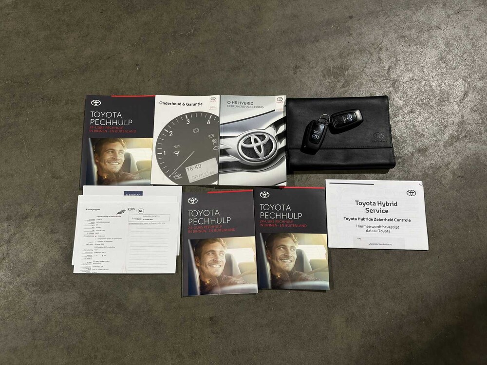 Toyota C-HR 2.0 Hybrid Bi-Tone 152pk 2020, H-248-JV