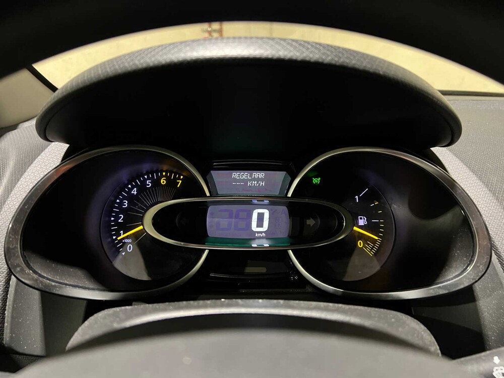 Renault Clio 0.9 TCe Expression 90hp 2015, GZ-530-J