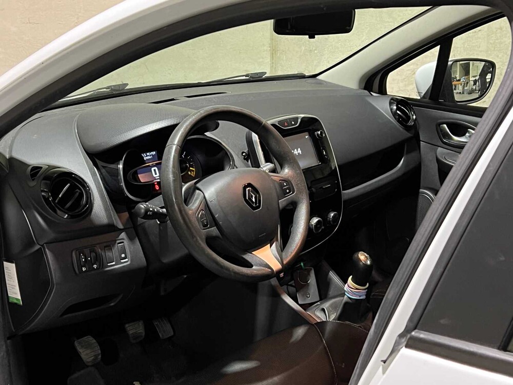 Renault Clio 0.9 TCe Expression 90hp 2015, GZ-530-J