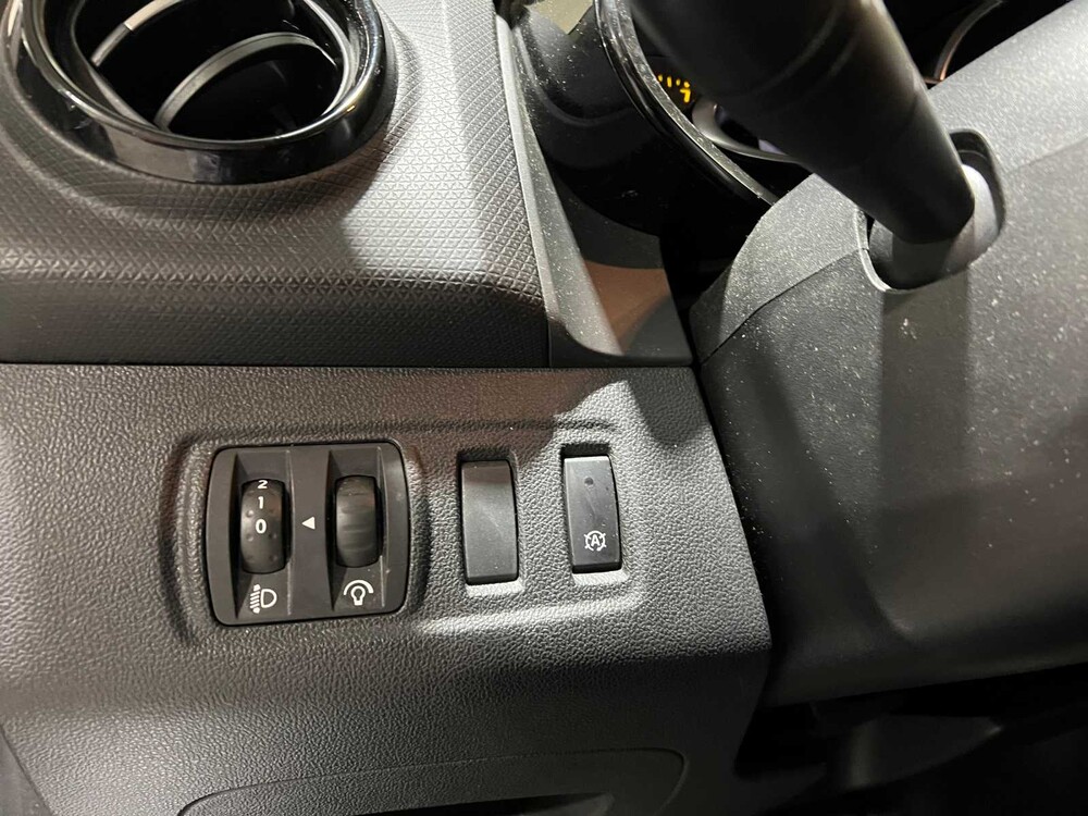 Renault Clio 0.9 TCe Expression 90hp 2015, GZ-530-J