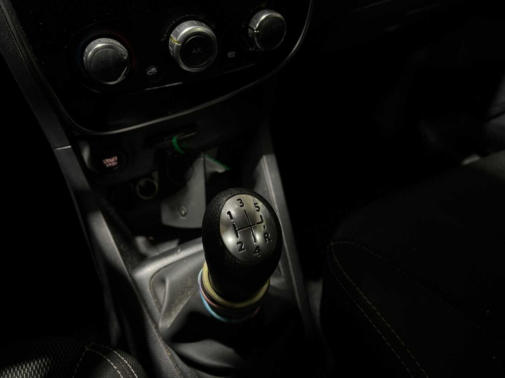 Renault Clio 0.9 TCe Expression 90hp 2015, GZ-530-J