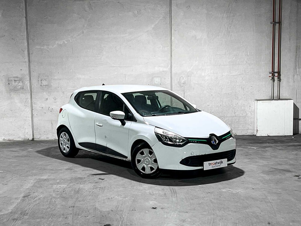 Renault Clio 0.9 TCe Expression 90hp 2015, GZ-530-J