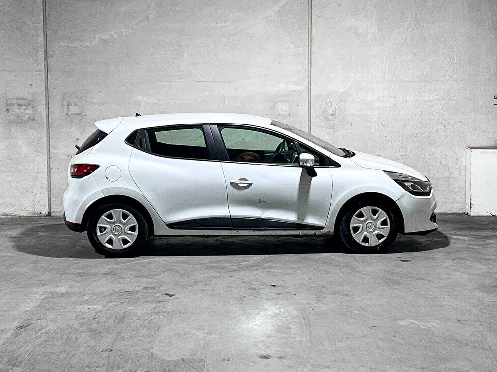 Renault Clio 0.9 TCe Expression 90hp 2015, GZ-530-J