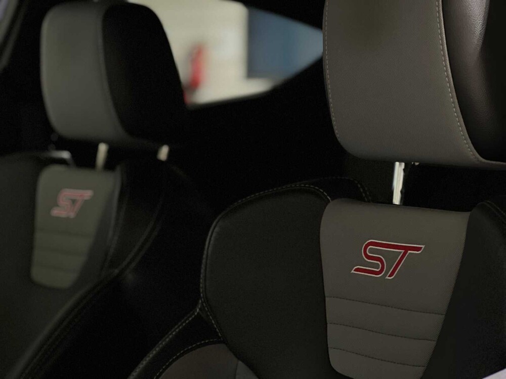 Ford Fiesta ST2 1.6 182PS 2015, NJ-415-B