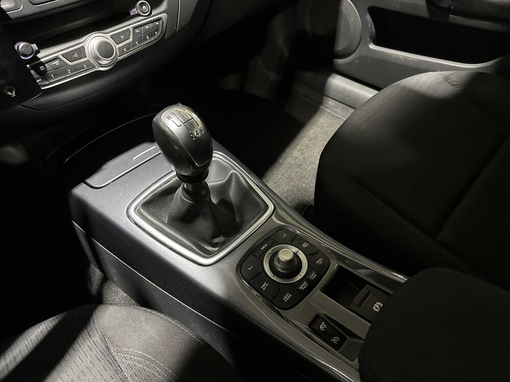 Renault Laguna Estate 2.0 Dynamique 140pk 2010, 36-NKG-6