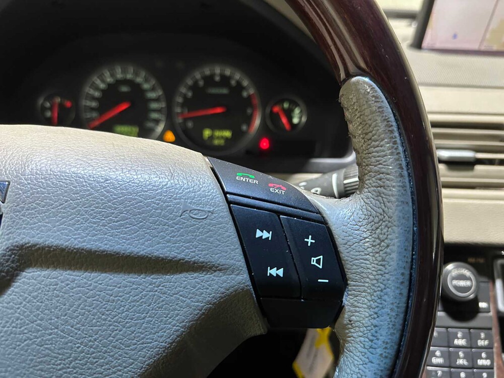 Volvo XC90 2.9 T6 Executive 272PS 2004, 10-PF-VL