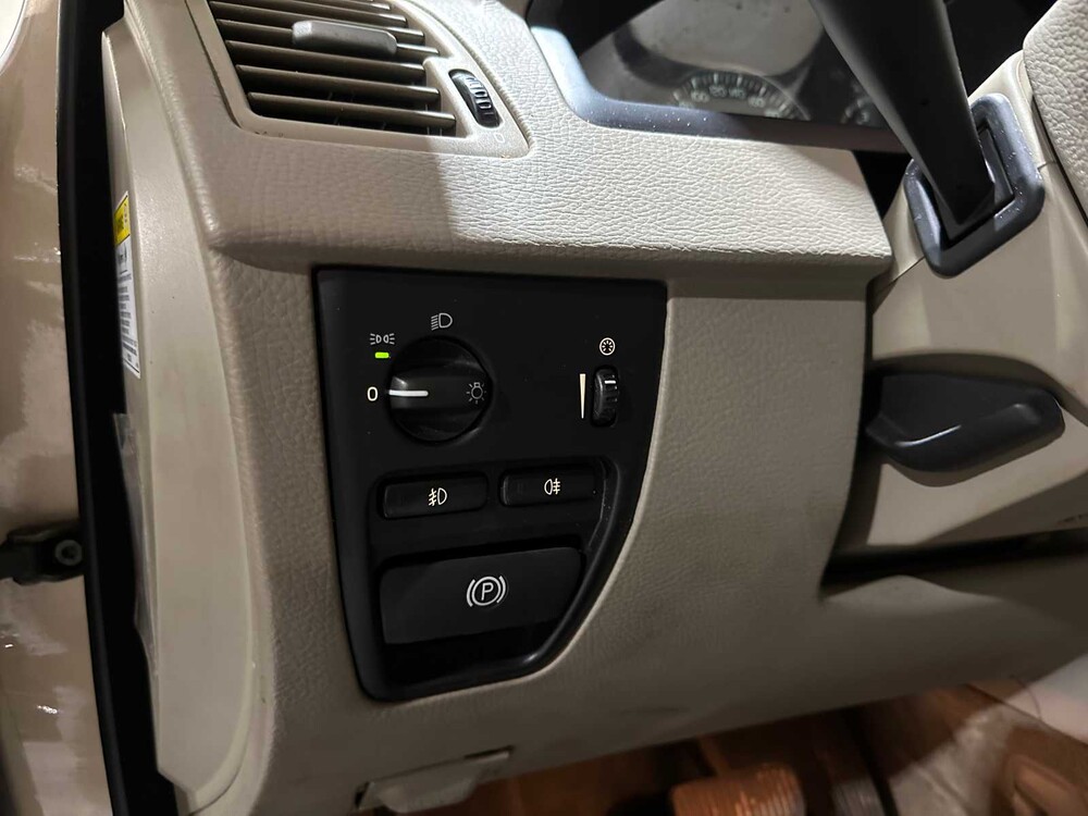 Volvo XC90 2.9 T6 Executive 272PS 2004, 10-PF-VL