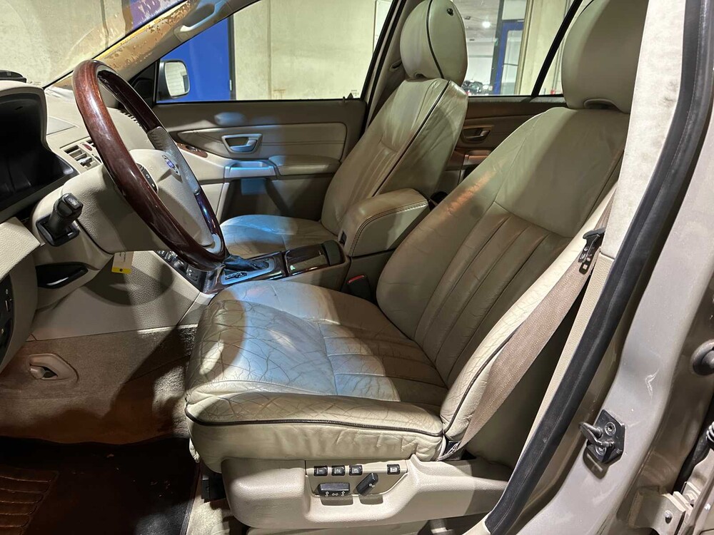 Volvo XC90 2.9 T6 Executive 272PS 2004, 10-PF-VL