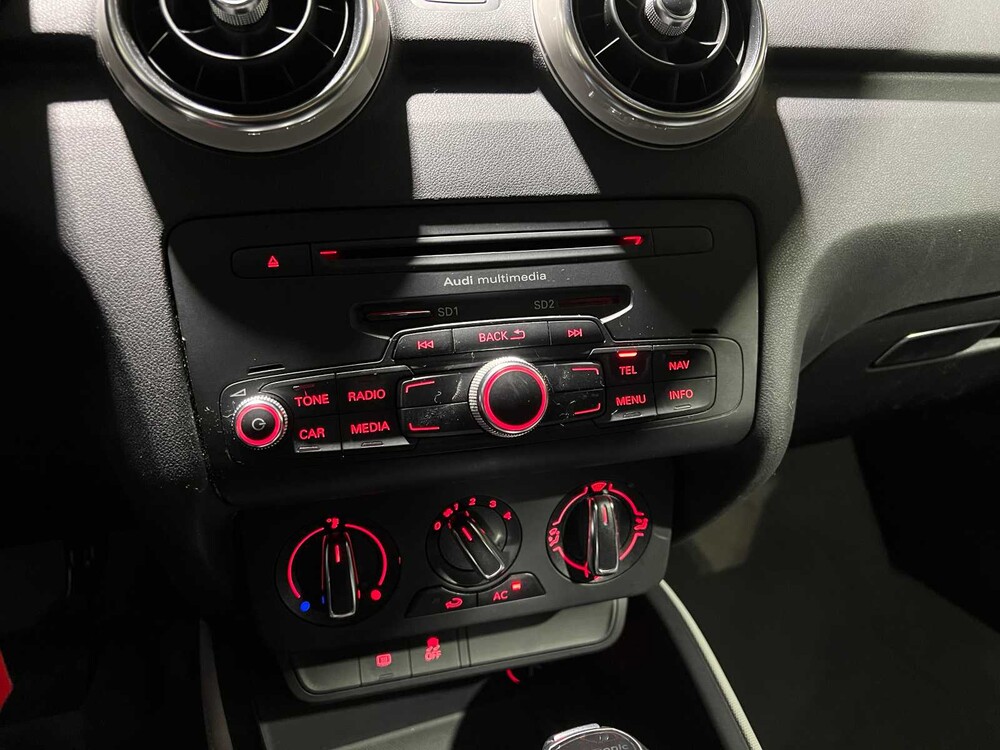 Audi A1 1.4 TFSI 119g. Attraction Pro Line Business 122PS 2010, 25-NRD-8