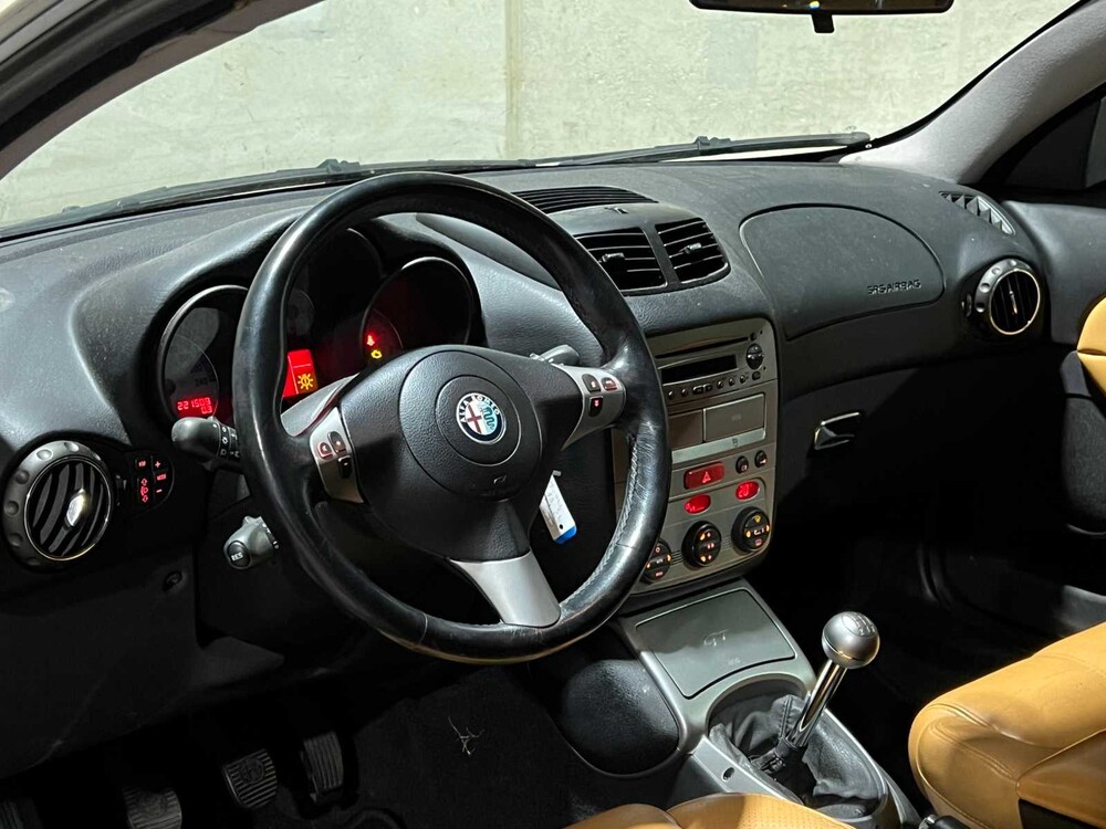 Alfa Romeo GT 2.0 JTS Distinctive 166PS 2004, 75-PF-HP