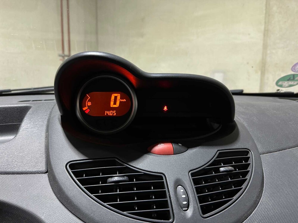 Renault Twingo 1.2 16V Parisienne 75PS 2014, 8-TJK-92