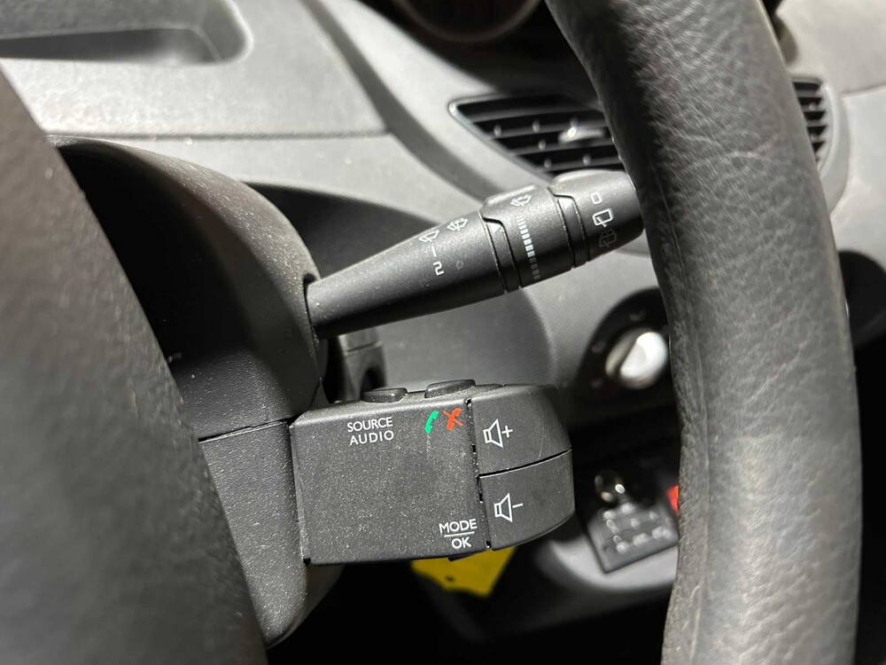 Renault Twingo 1.2 16V Parisienne 75PS 2014, 8-TJK-92