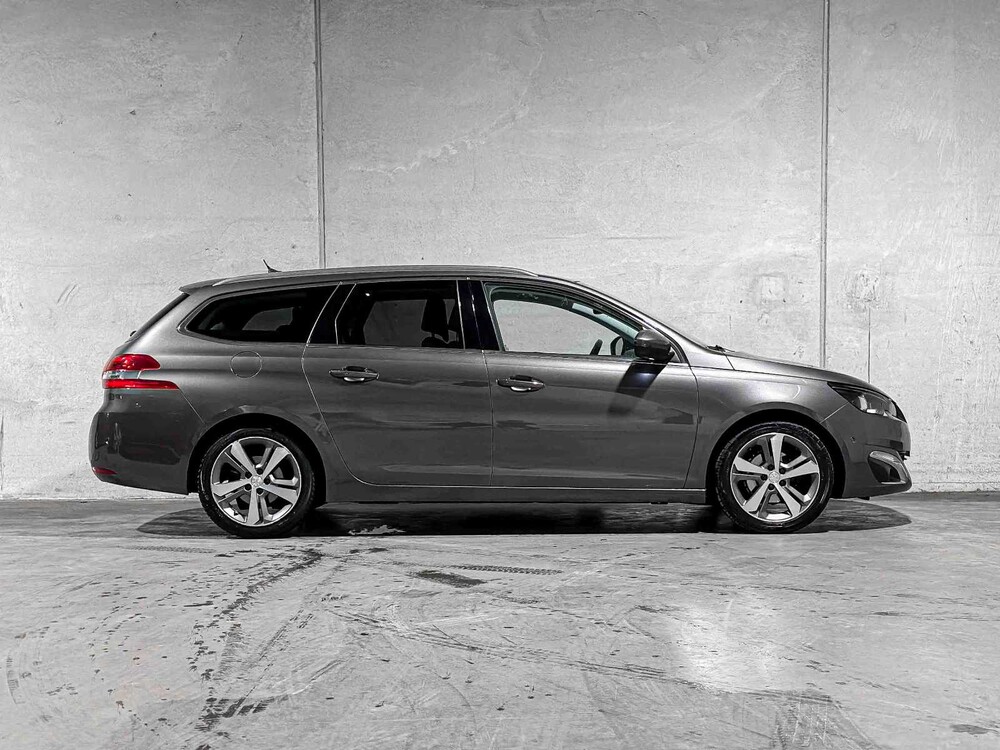 Peugeot 308 SW 1.2 e-THP Première 131hp 2014, 8-TZN-61