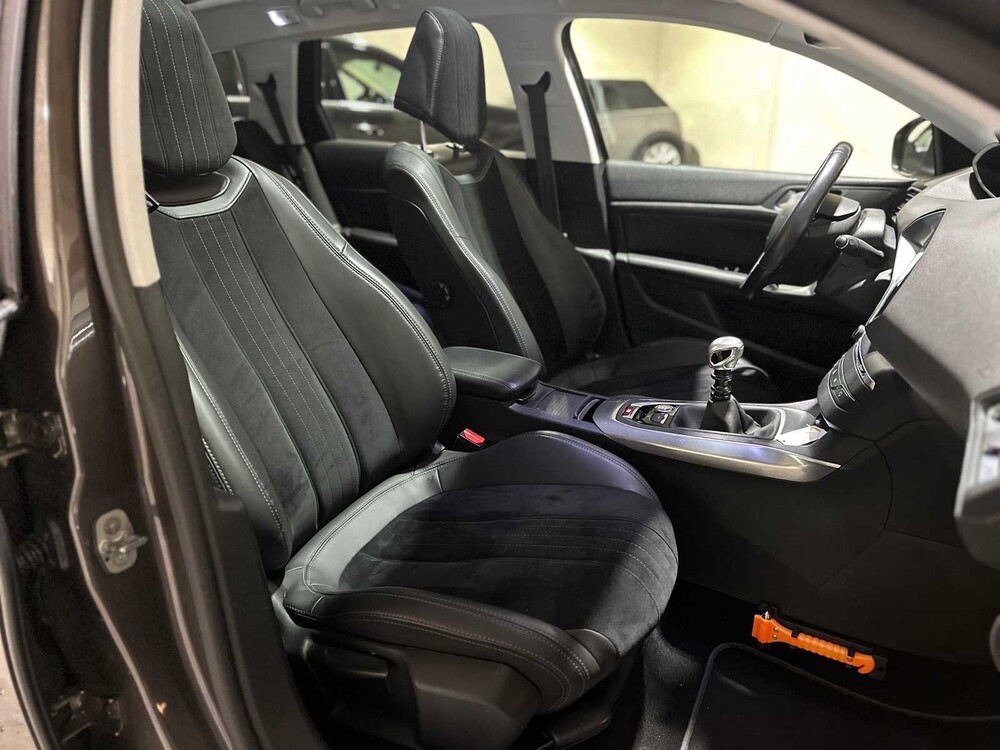 Peugeot 308 SW 1.2 e-THP Première 131hp 2014, 8-TZN-61