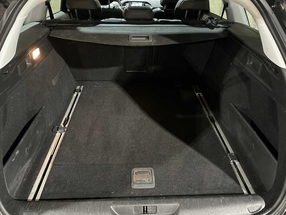 Peugeot 308 SW 1.2 e-THP Première 131hp 2014, 8-TZN-61