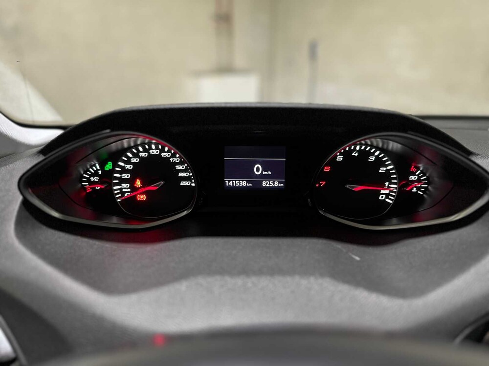 Peugeot 308 SW 1.2 e-THP Première 131hp 2014, 8-TZN-61