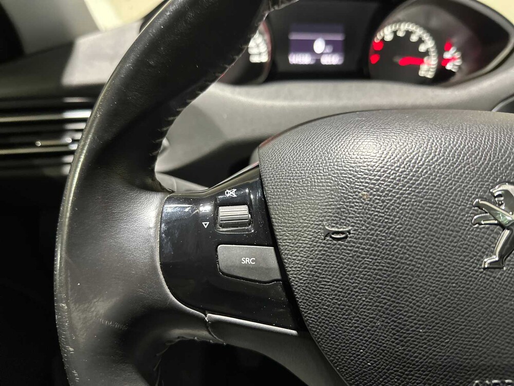 Peugeot 308 SW 1.2 e-THP Première 131hp 2014, 8-TZN-61