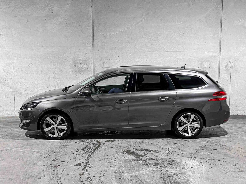 Peugeot 308 SW 1.2 e-THP Première 131hp 2014, 8-TZN-61