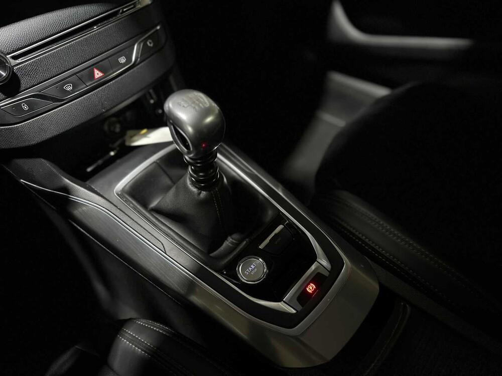 Peugeot 308 SW 1.2 e-THP Première 131hp 2014, 8-TZN-61