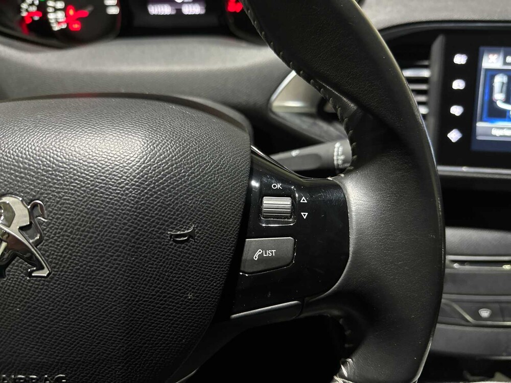 Peugeot 308 SW 1.2 e-THP Première 131hp 2014, 8-TZN-61