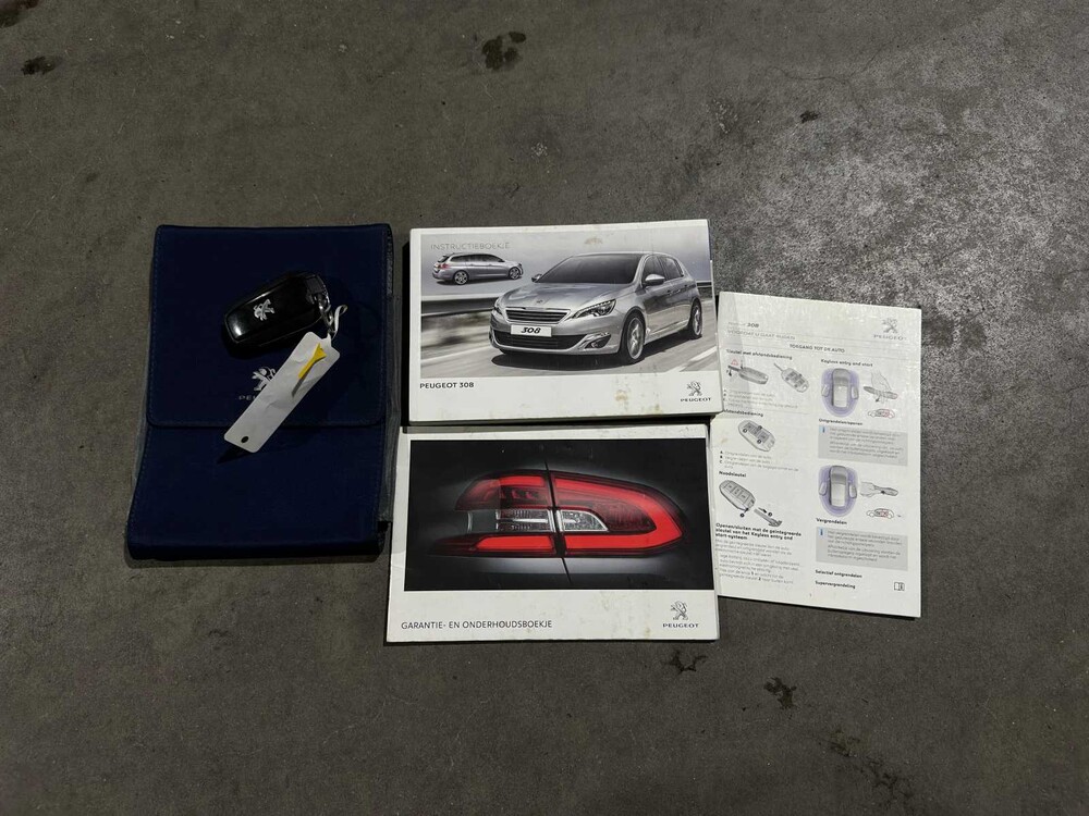 Peugeot 308 SW 1.2 e-THP Première 131hp 2014, 8-TZN-61