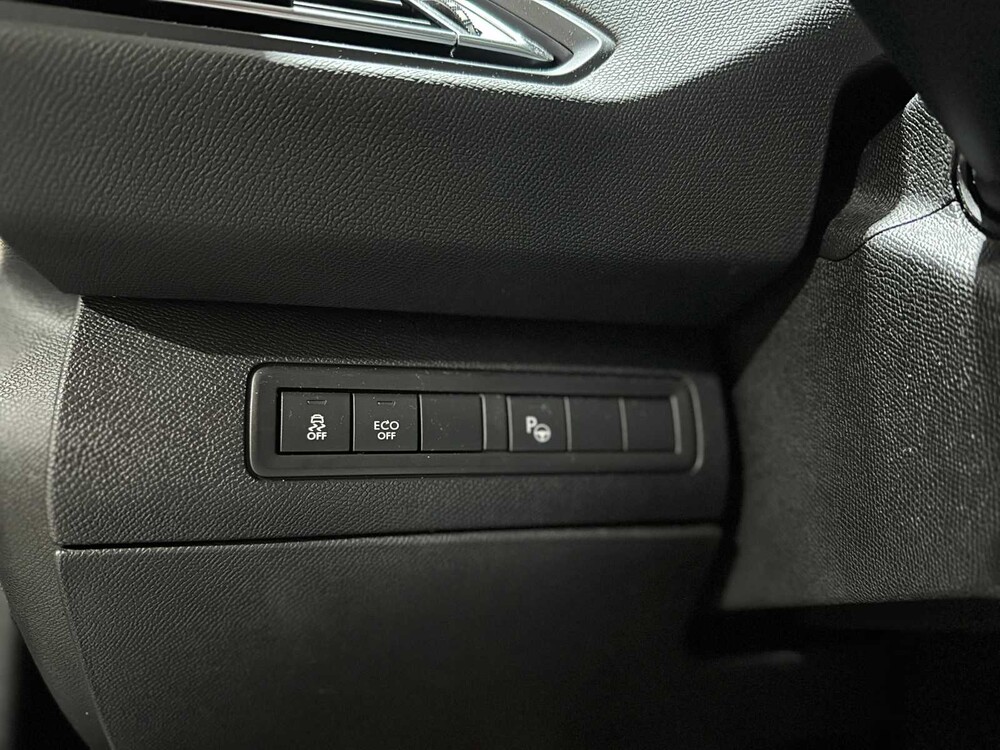 Peugeot 308 SW 1.2 e-THP Première 131hp 2014, 8-TZN-61