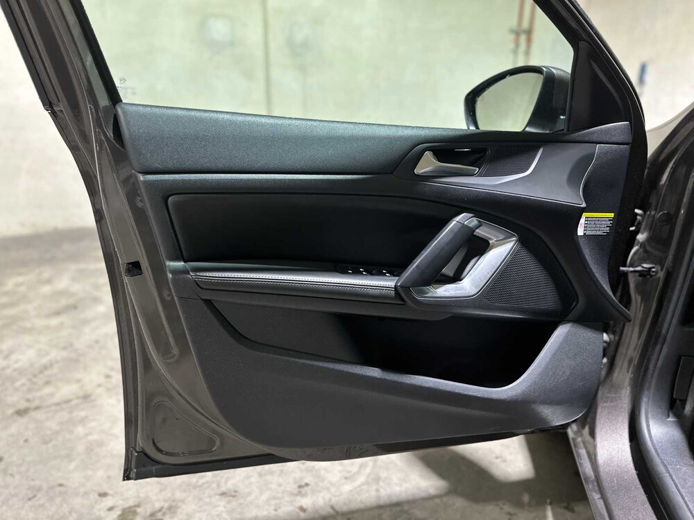 Peugeot 308 SW 1.2 e-THP Première 131hp 2014, 8-TZN-61