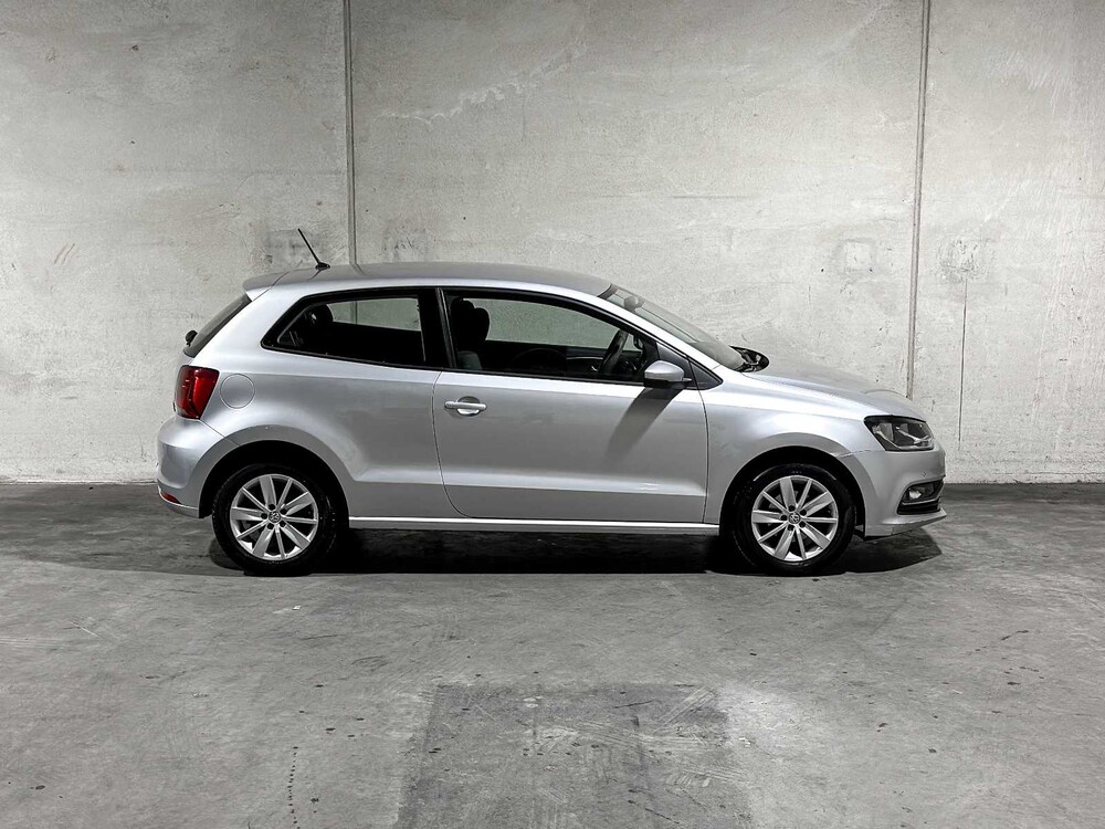Volkswagen Polo 1.2 TSI Comfortline 90pk 2016, J-776-VR