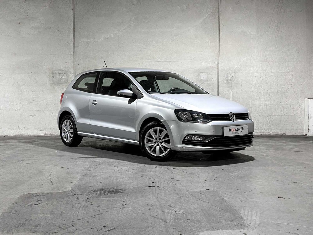 Volkswagen Polo 1.2 TSI Comfortline 90pk 2016, J-776-VR