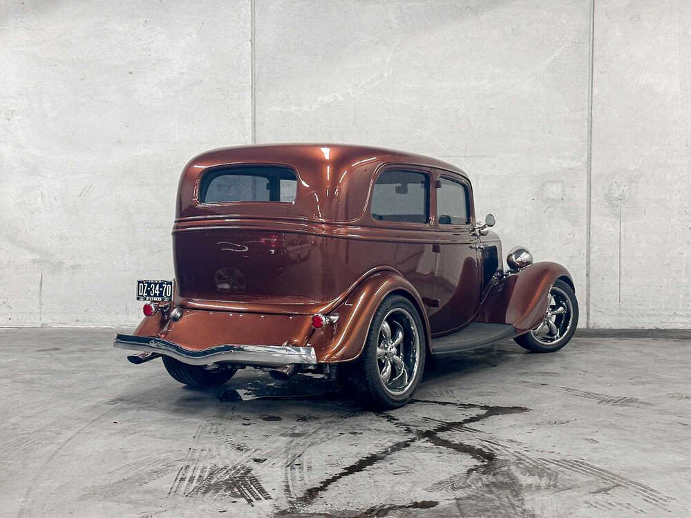 Ford Tudor V8 Limousine -Resto-Mod- 300PS 1933 (327 Corvette Motor), DZ-34-70