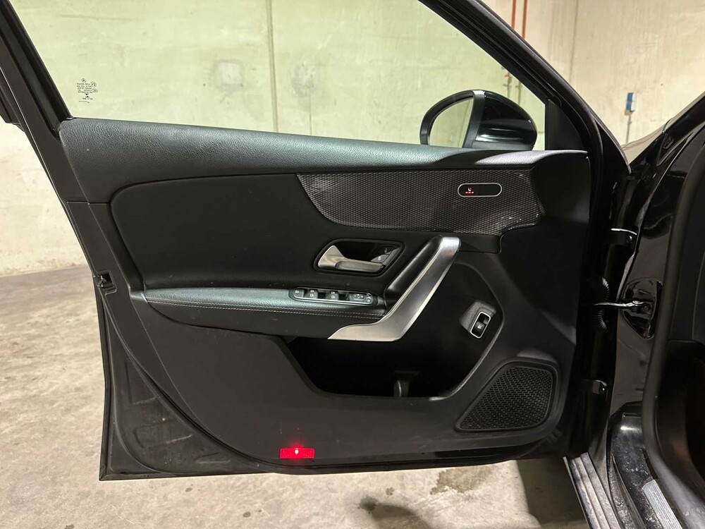 Mercedes-Benz A250e Luxury Line 160PS 2022, R-122-NX