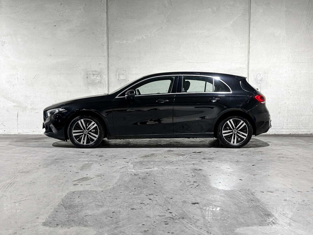 Mercedes-Benz A250e Luxury Line 160PS 2022, R-122-NX