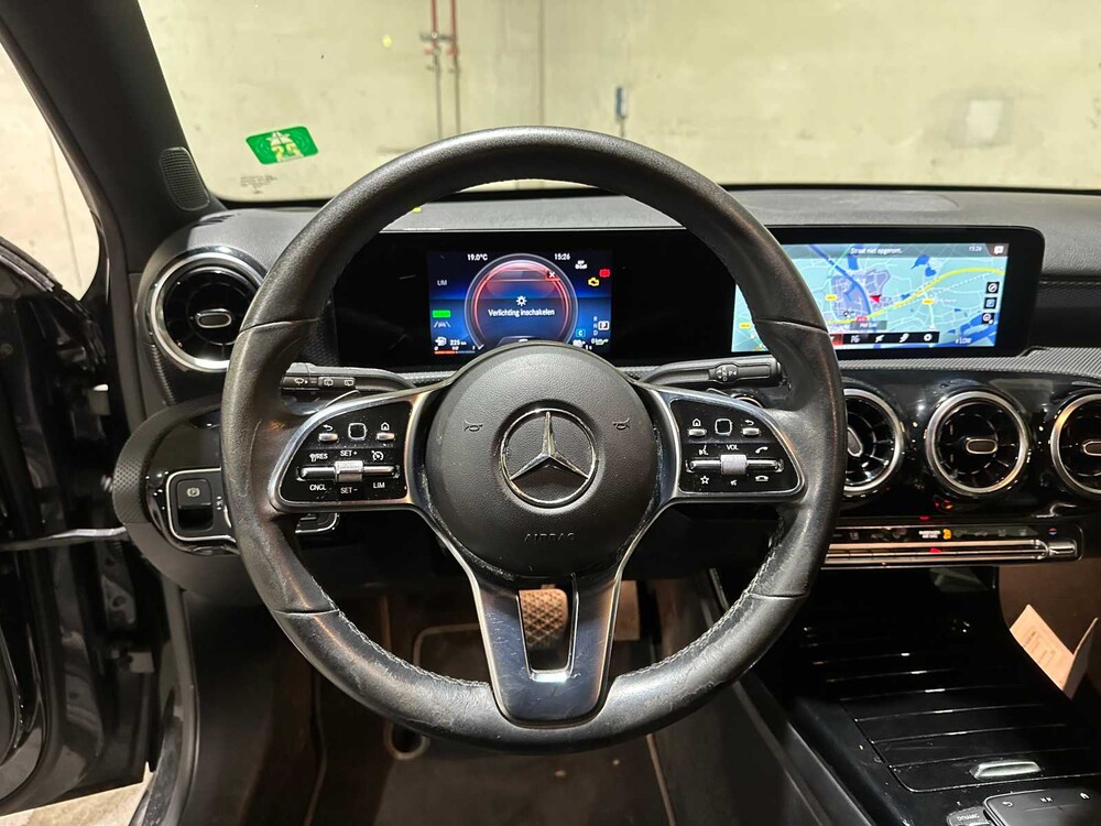 Mercedes-Benz A250e Luxury Line 160PS 2022, R-122-NX