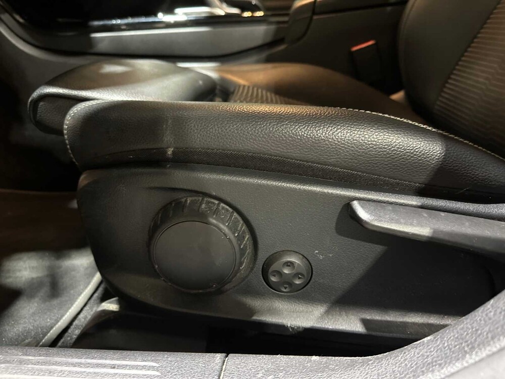 Mercedes-Benz A250e Luxury Line 160PS 2022, R-122-NX