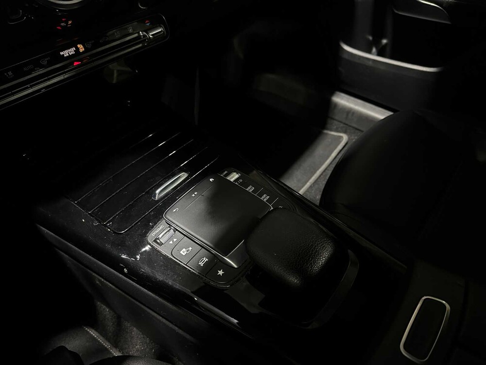 Mercedes-Benz A250e Luxury Line 160PS 2022, R-122-NX