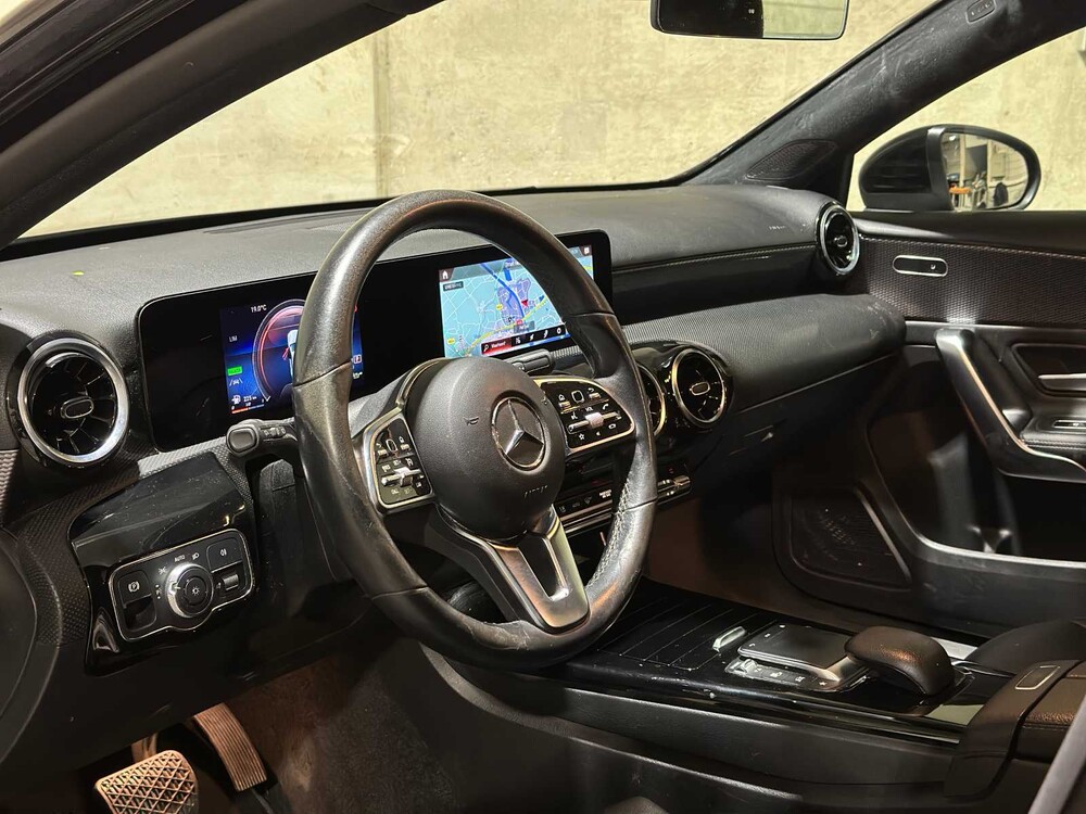Mercedes-Benz A250e Luxury Line 160PS 2022, R-122-NX