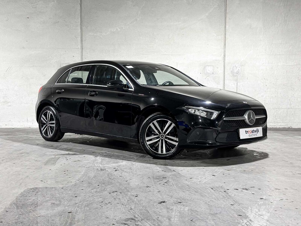 Mercedes-Benz A250e Luxury Line 160PS 2022, R-122-NX